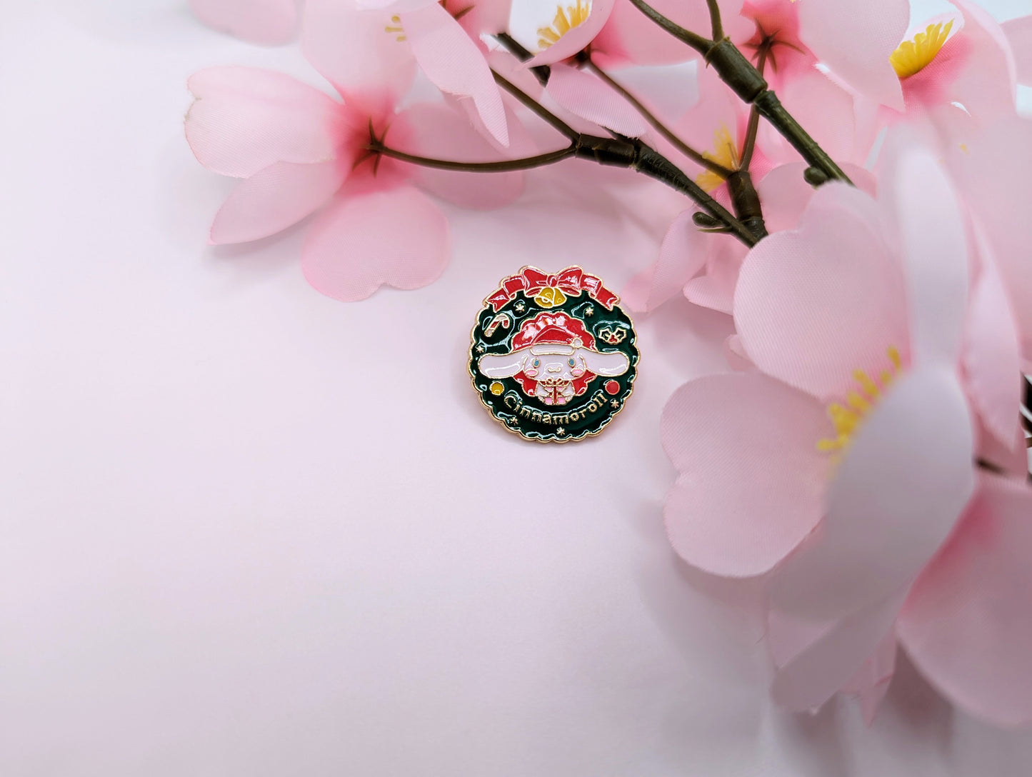 Cute Christmas Wreath Enamel Pins