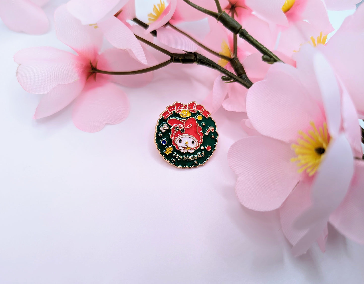 Cute Christmas Wreath Enamel Pins